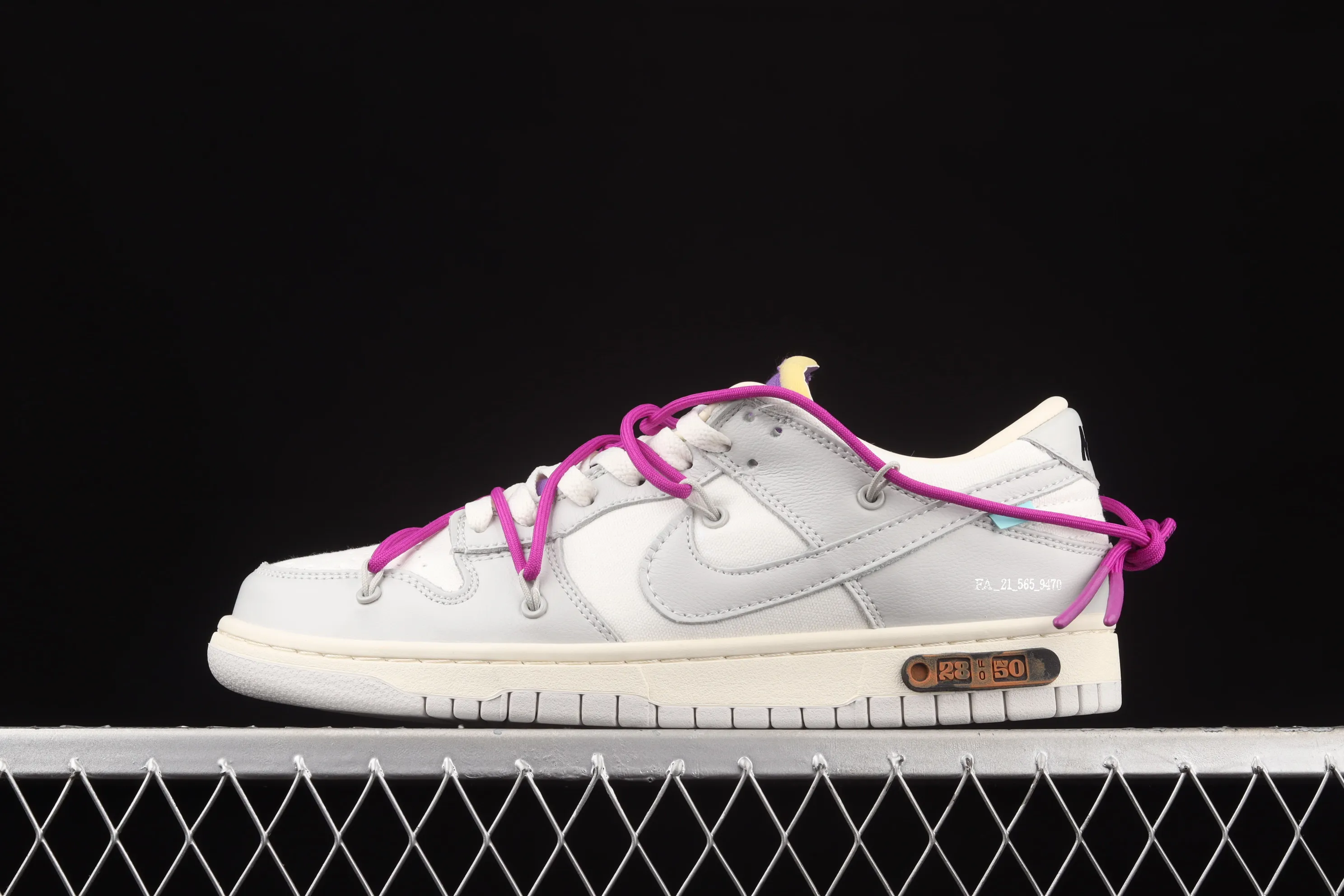 All Categories Nk SB Dunk Series Nk SB Dunk Low Low-top Sneakers OF x Nk Dunk Low "04 of 50" OW Gray Casual Sports Skateboard Shoes DM1602-111